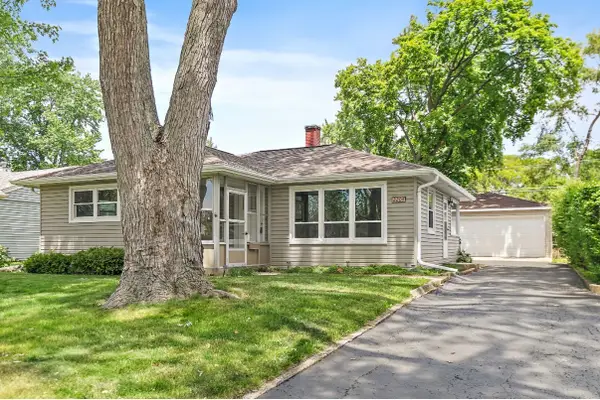 2204 Hawk Lane, Rolling Meadows, IL 60008