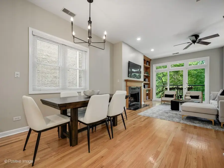 645 W Briar Place #3, Chicago, IL 60657 - #3