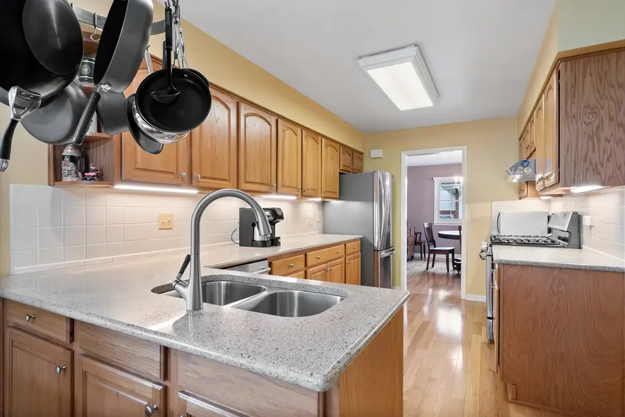 915 S See Gwun Avenue, Mount Prospect, IL 60056 - #3