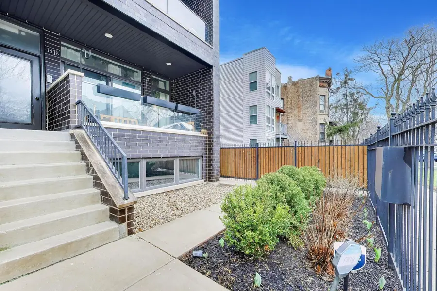 1818 N Sawyer Avenue #1W, Chicago, IL 60647 - #2