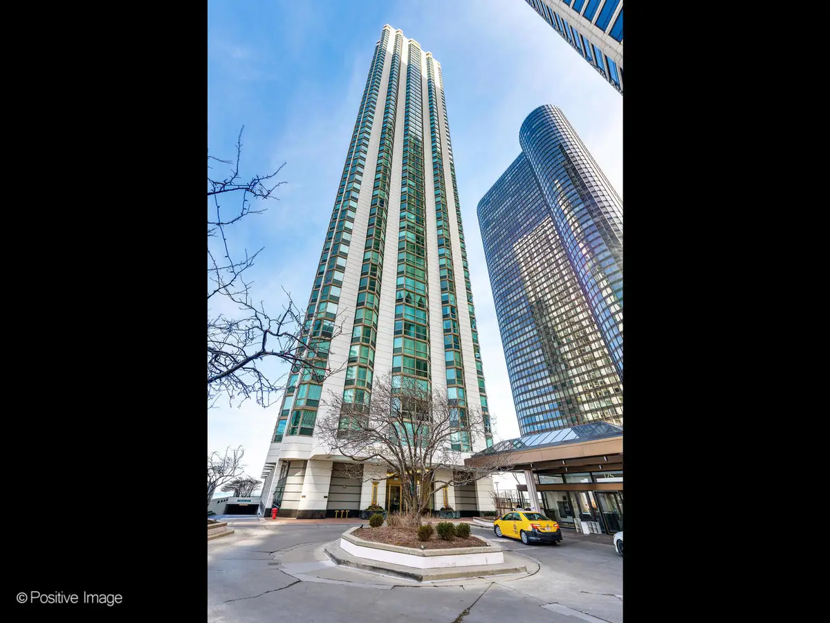 195 N Harbor Drive #3208, Chicago, IL 60601 - #1