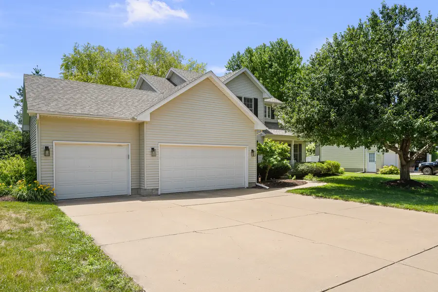 1198 Bridgeview Place, Le Claire, IA 52753 - #3