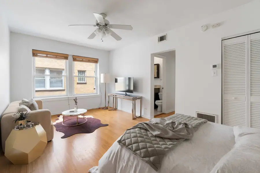 4240 N Clarendon Avenue #312S, Chicago, IL 60613 - #2