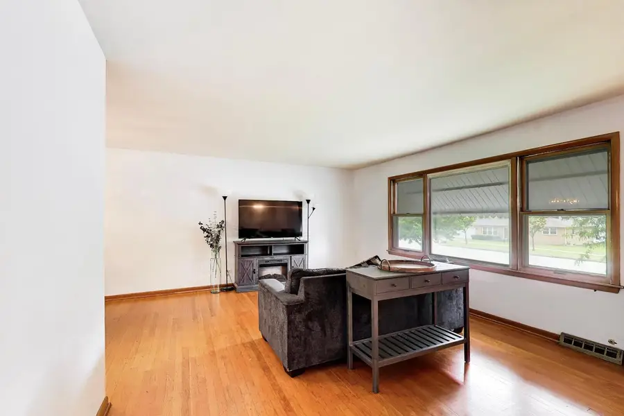 Address Withheld By Seller, Mount Prospect, IL 60056 - #2