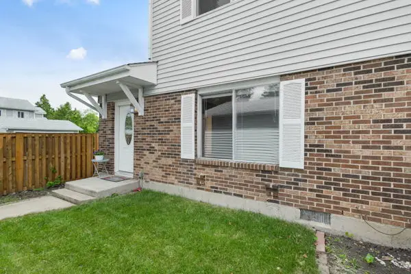 12 Scarlet Hawthorne Court #12, Woodridge, IL 60517 - #2