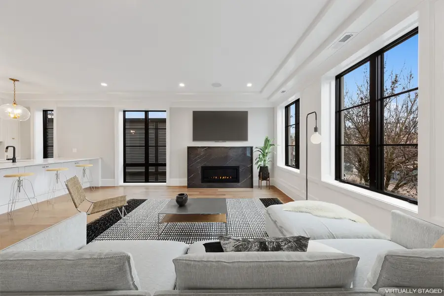 2817 N Lakewood Avenue #2, Chicago, IL 60657 - #3