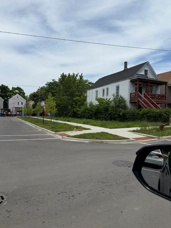 2056 W 52nd Place, Chicago, IL 60609