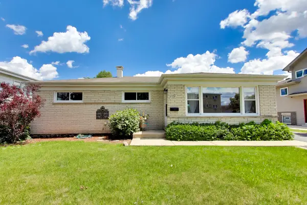 1081 Wilson Drive, Des Plaines, IL 60016