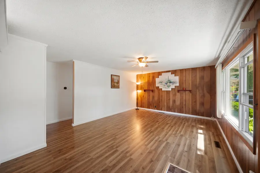 114 Mccabe Drive, Streamwood, IL 60107 - #3