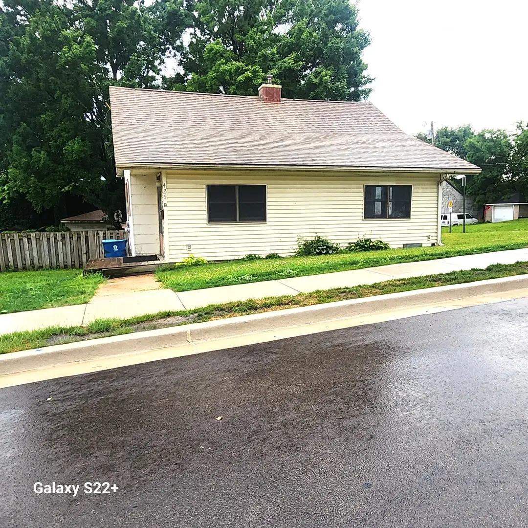 426 6th Street, Peru, IL 61354 - #1