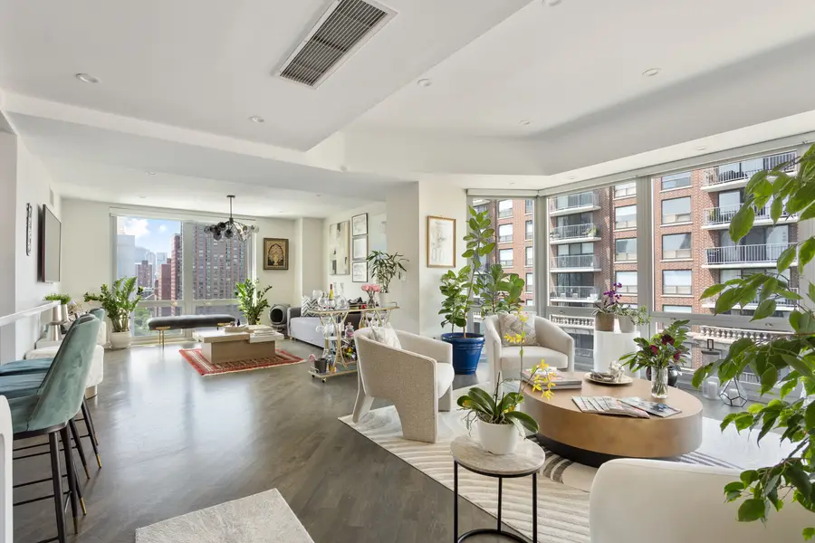 21 W Goethe Street #18GH, Chicago, IL 60610 - #2