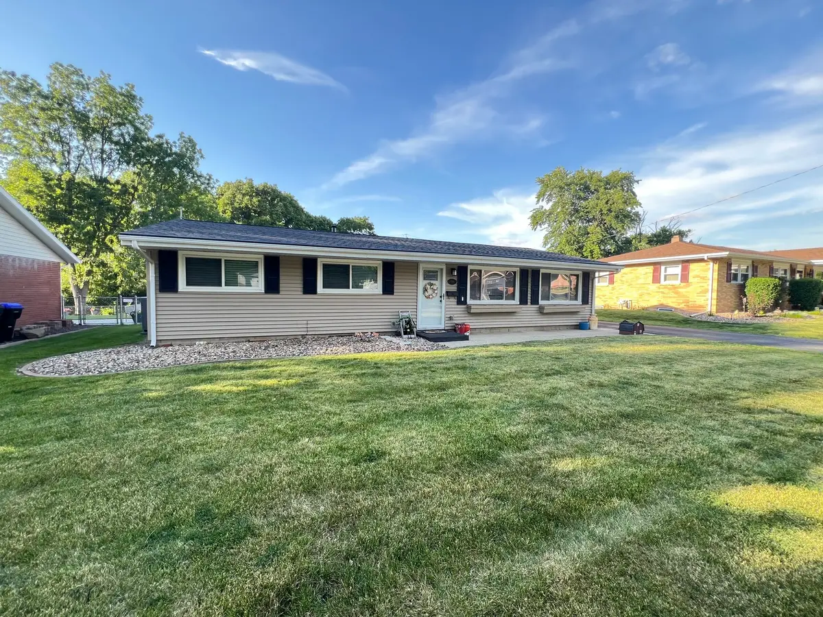 326 Rowe Drive, Bloomington, IL 61701 - #1