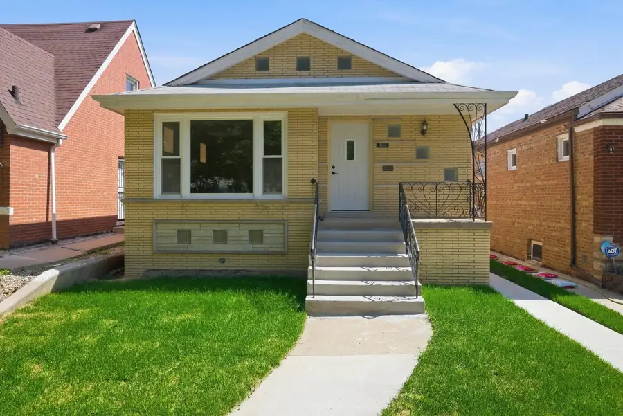 3907 W Marquette Road, Chicago, IL 60629 - #2