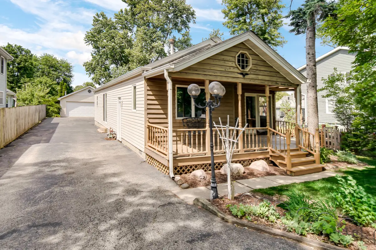 127 E 4th Avenue, New Lenox, IL 60451 - #1