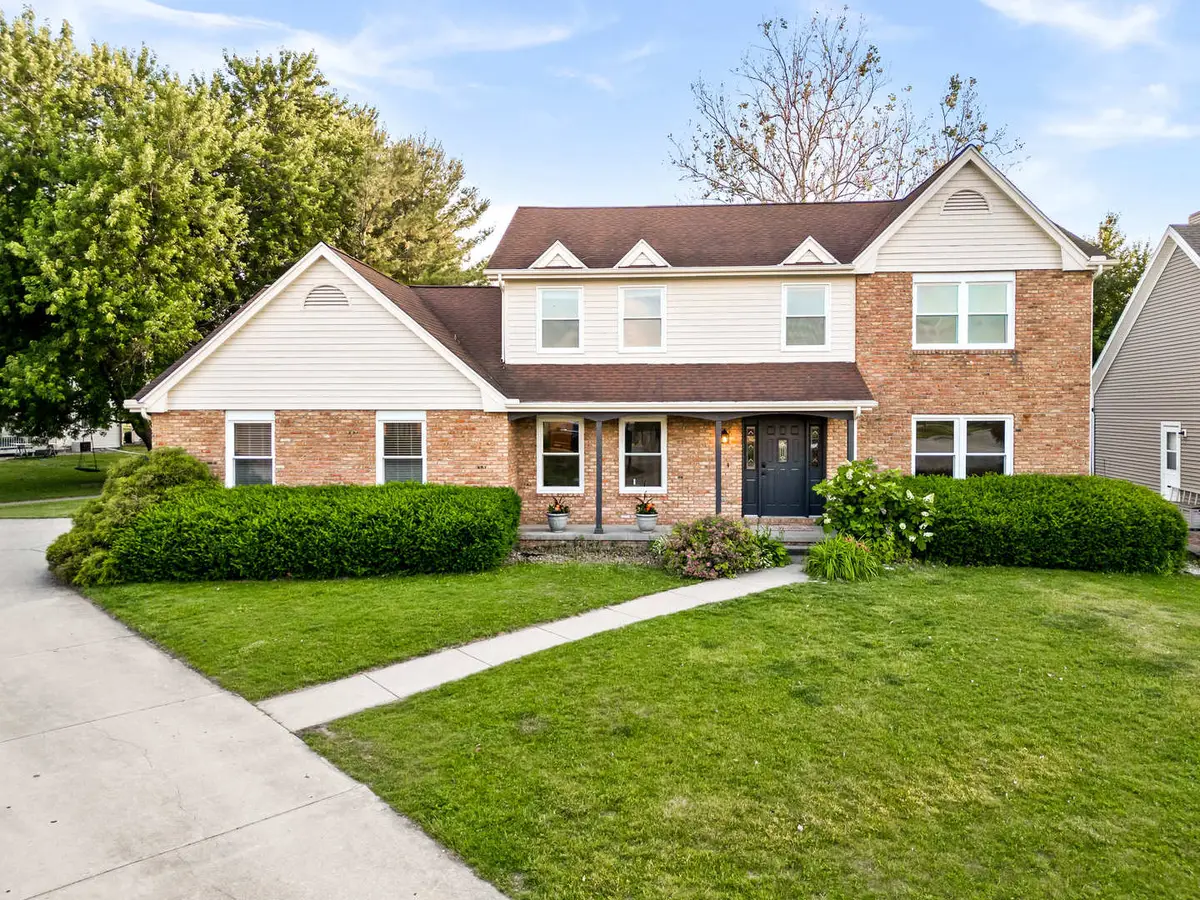 1 Shorewood Court, Bloomington, IL 61704 - #1