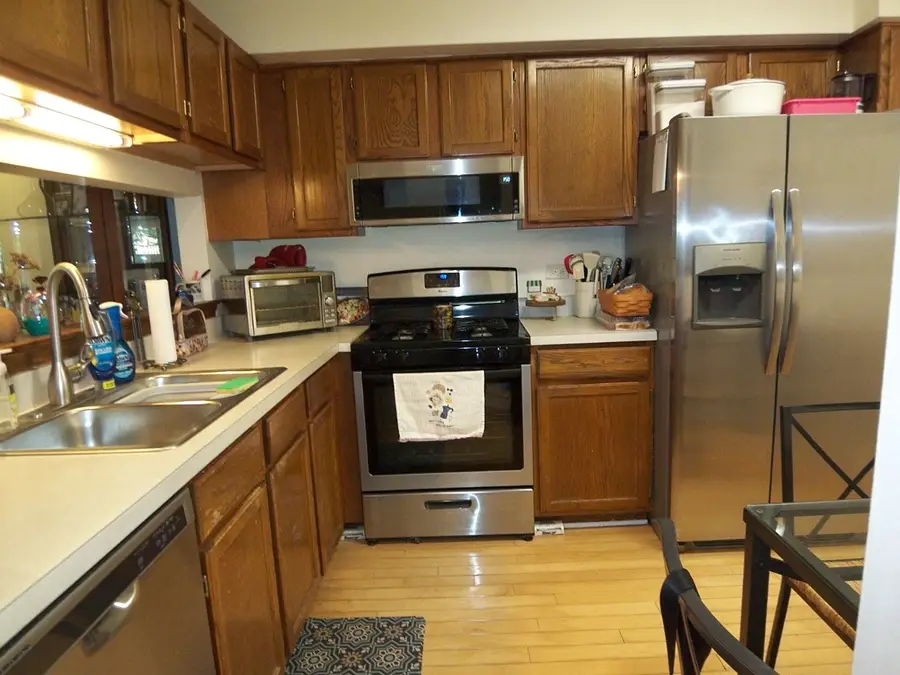 1069 Talbots Lane, Elk Grove Village, IL 60007 - #2