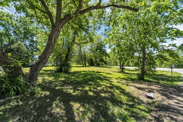 18 19 20 Antioch Road, Trevor, WI 53179