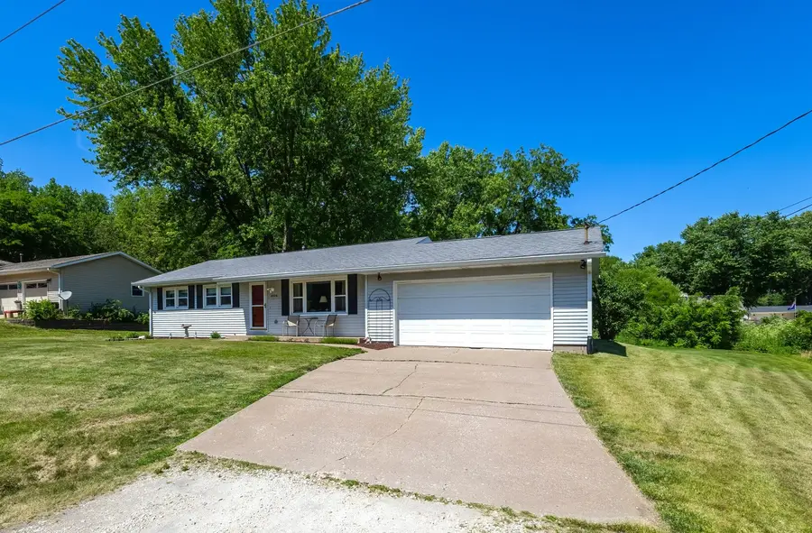 6406 Dodds Drive, Bettendorf, IA 52722 - #2