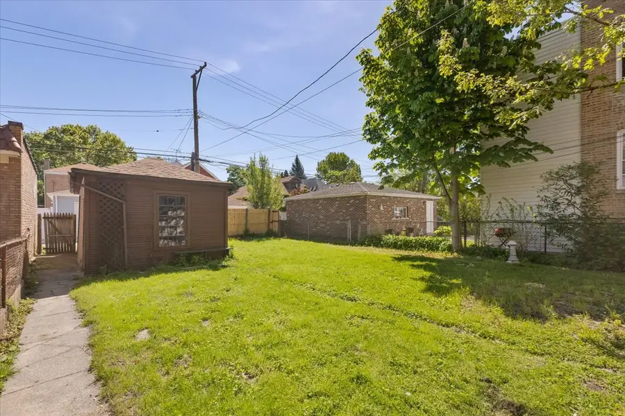 6515 N Maplewood Avenue, Chicago, IL 60645 - #3