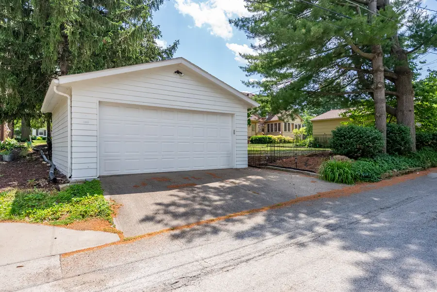 3008 E 18th Street, Davenport, IA 52803 - #3