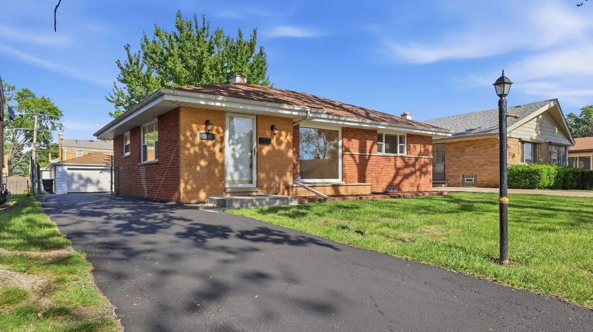 2213 Mayfair Avenue, Westchester, IL 60154 - #1