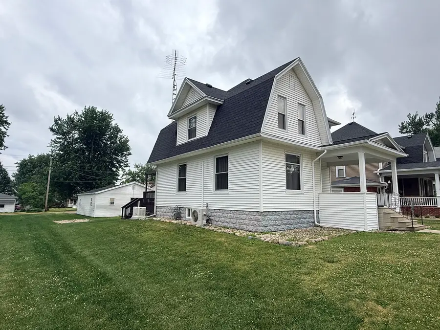 217 W Chestnut Street, Compton, IL 61318 - #3