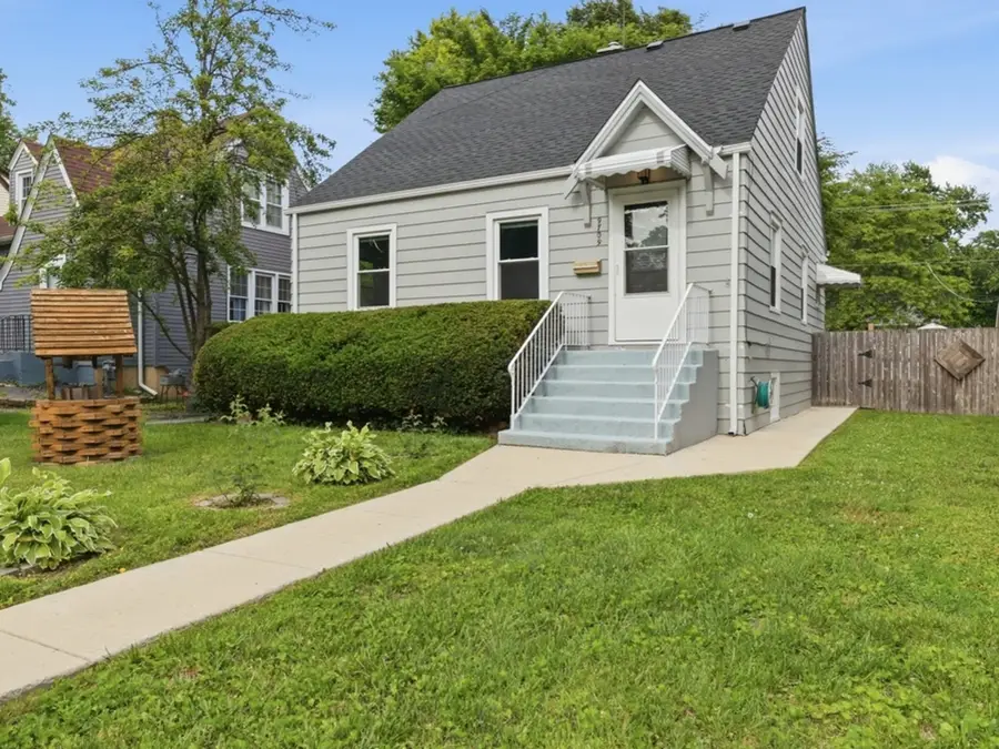 9709 51st Avenue, Oak Lawn, IL 60453 - #2
