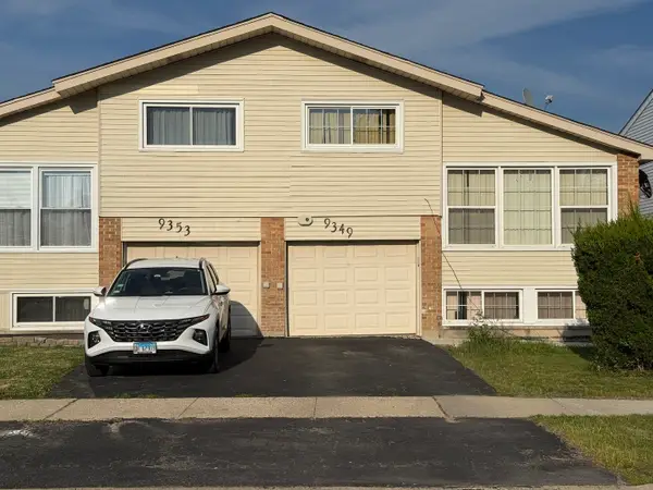 9349 Twin Oaks Lane, Des Plaines, IL 60016