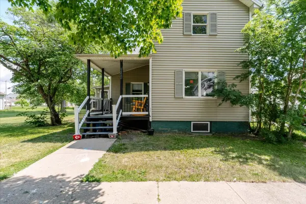340 W 1st Street, El Paso, IL 61738