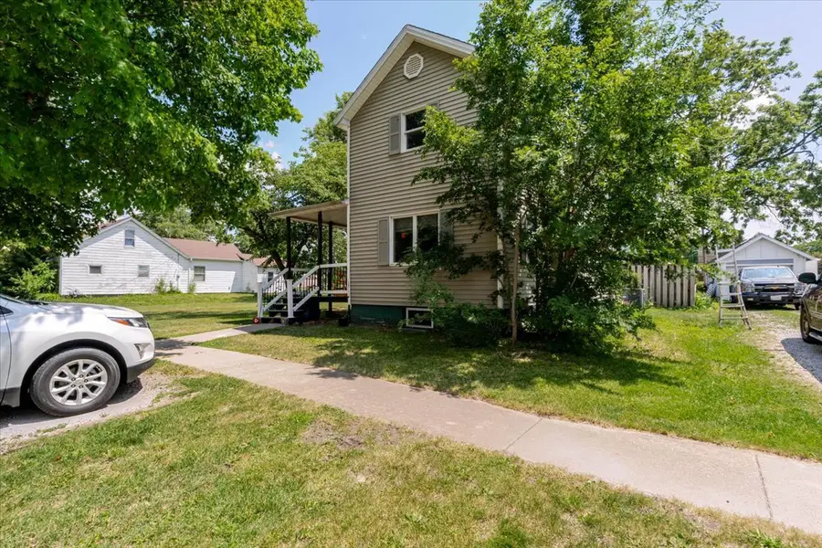 340 W 1st Street, El Paso, IL 61738 - #3
