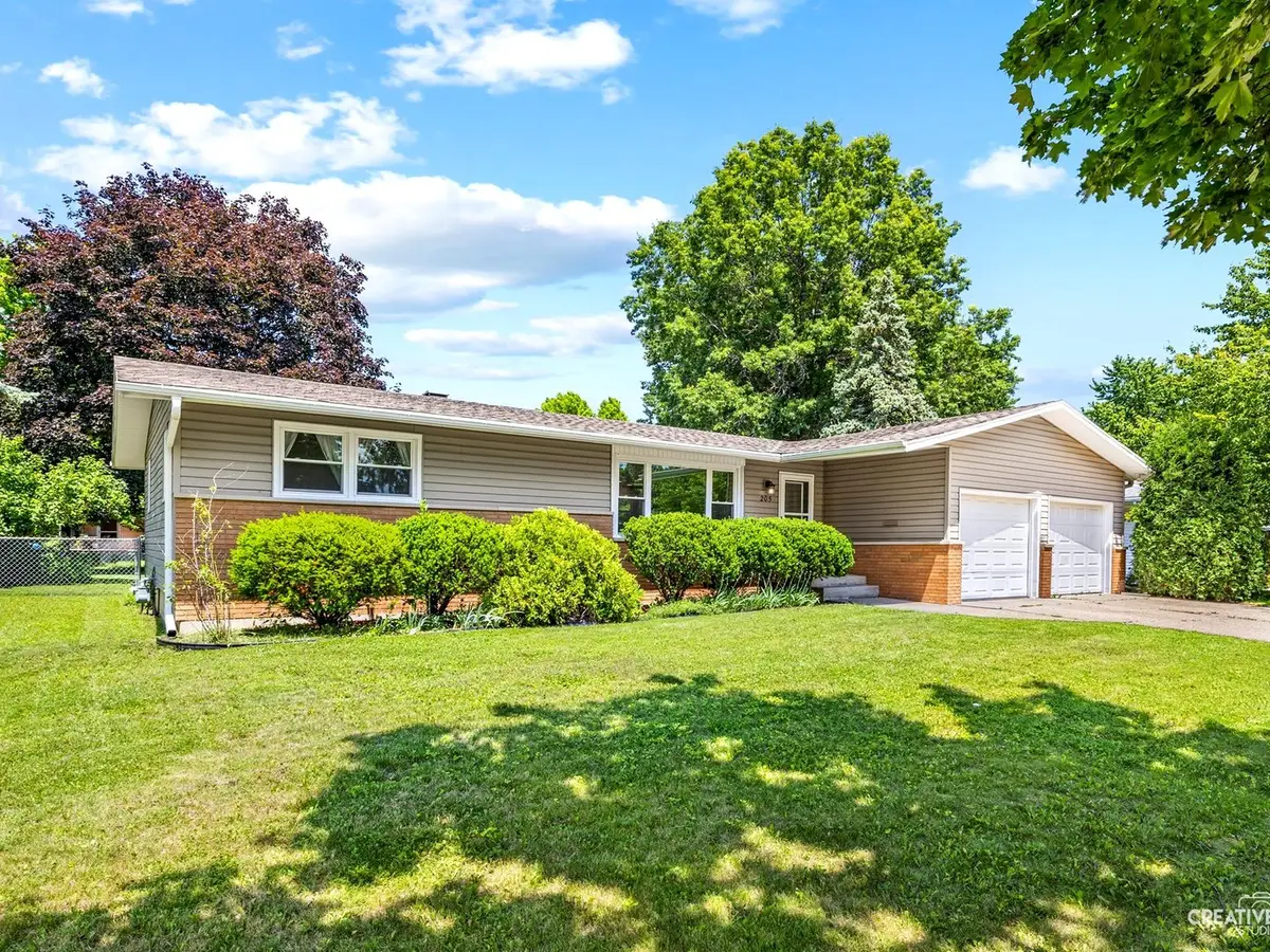 205 W Milner Avenue, Dekalb, IL 60115 - #1