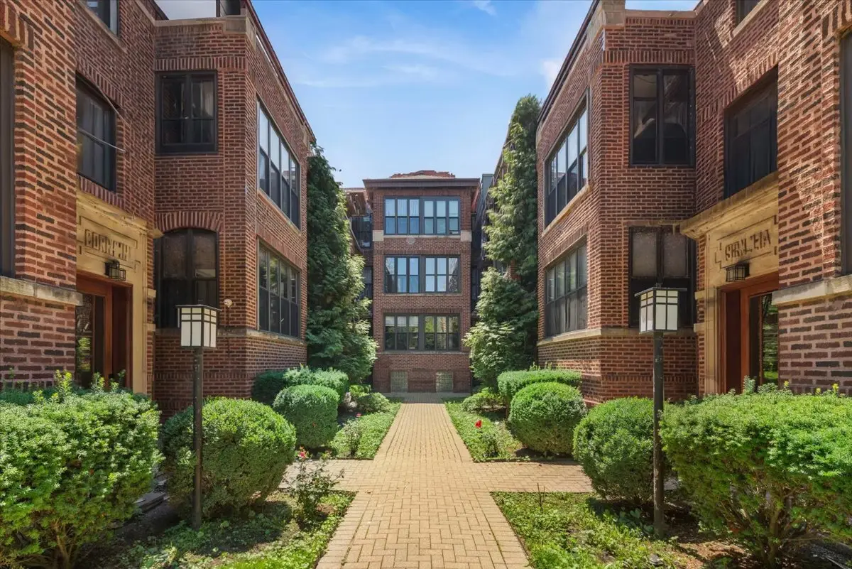 741 W Cornelia Avenue #N1, Chicago, IL 60657 - #1
