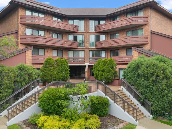 702 N Waukegan Road #206A, Glenview, IL 60025