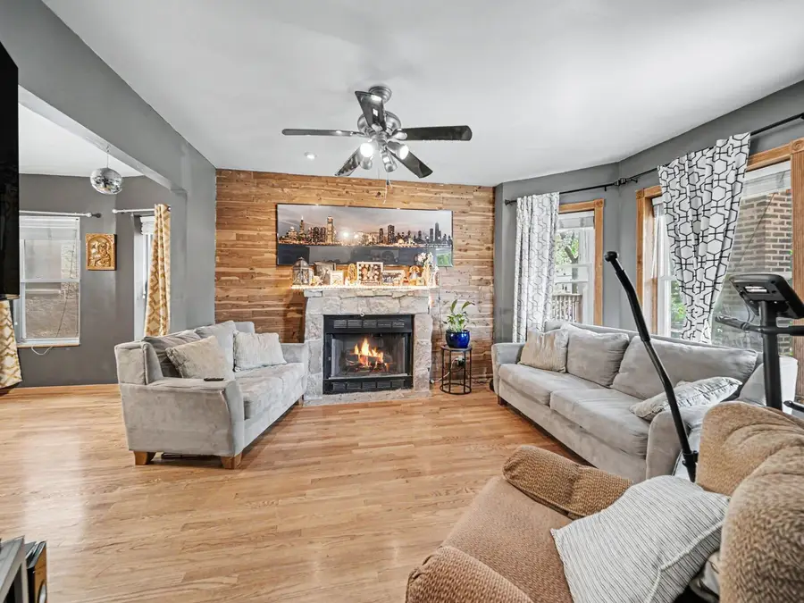 4749 N Dover Street, Chicago, IL 60640 - #2