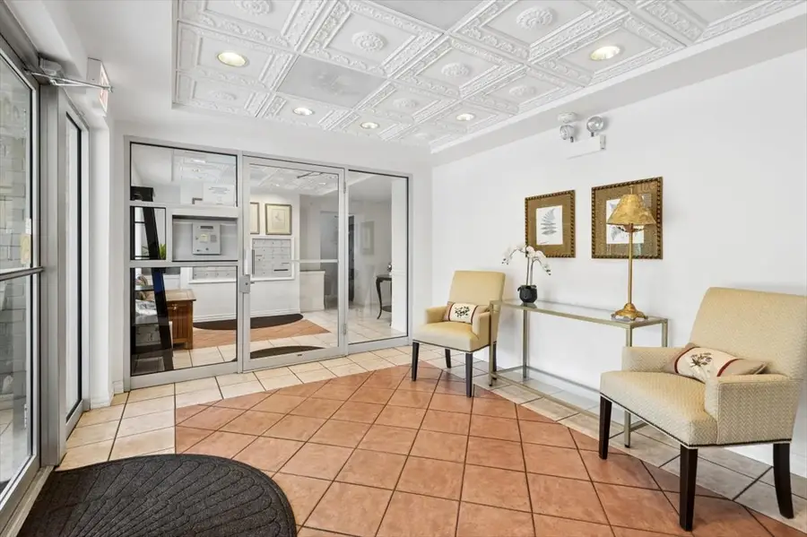 3900 W Bryn Mawr Avenue #304, Chicago, IL 60659 - #3