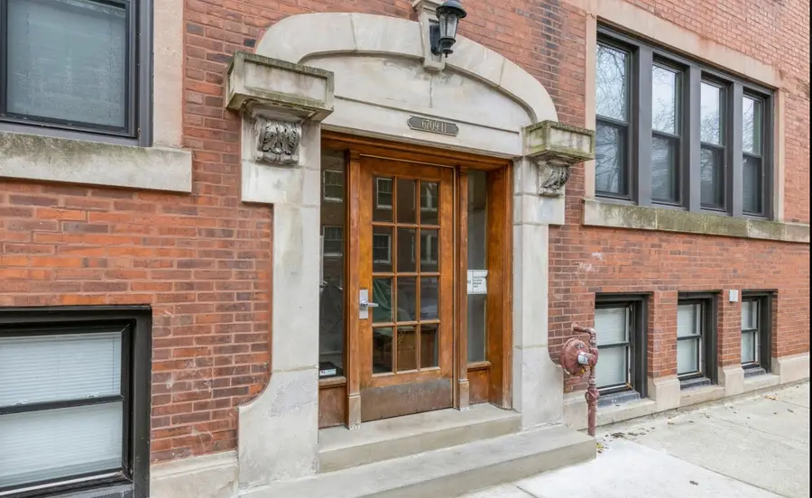 6711 N Lakewood Avenue #2N, Chicago, IL 60626 - #2