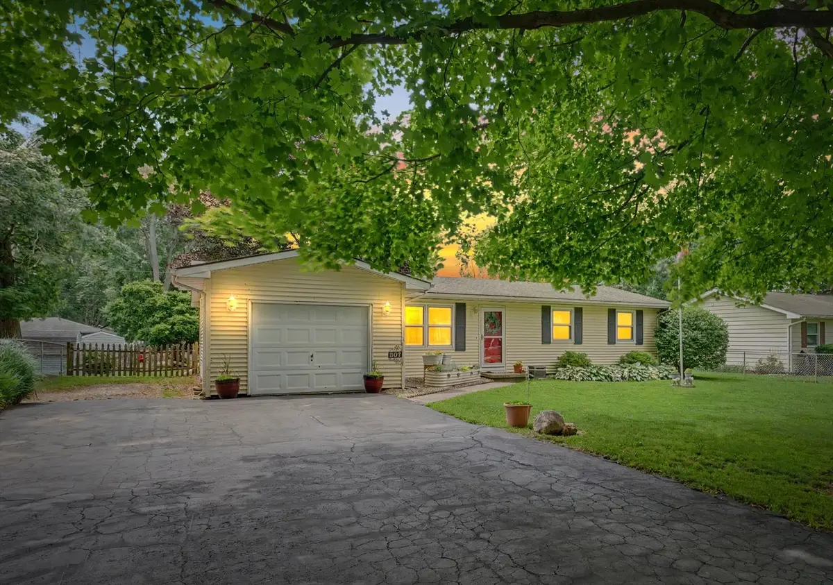 507 E Larmon Street, Tolono, IL 61880 - #1