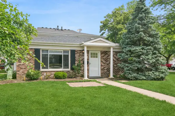 546 E Old Willow Road #249A, Prospect Heights, IL 60070
