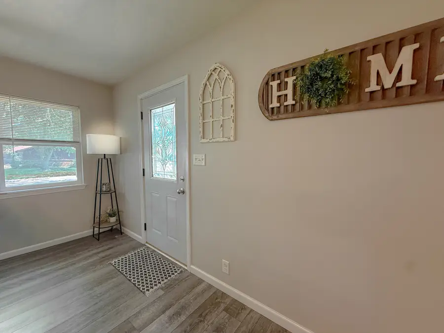 415 Parkside Drive, Sycamore, IL 60178 - #2