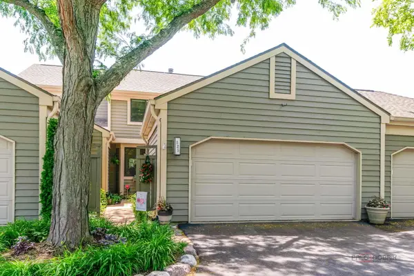 525 White Oak Lane #26525, Lake Barrington, IL 60010