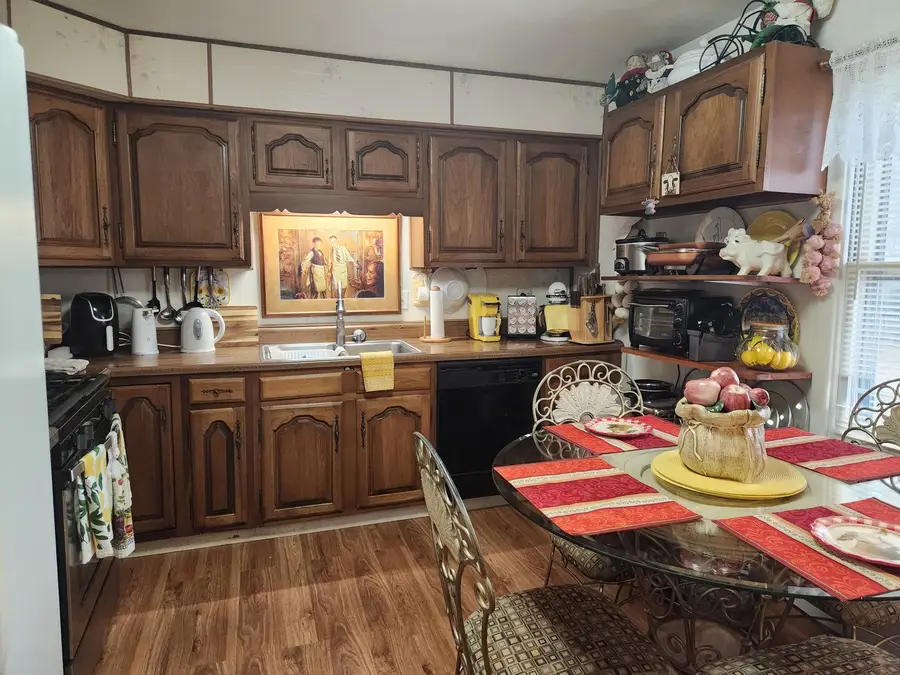 1412 Holly Street, Centralia, IL 62801 - #3
