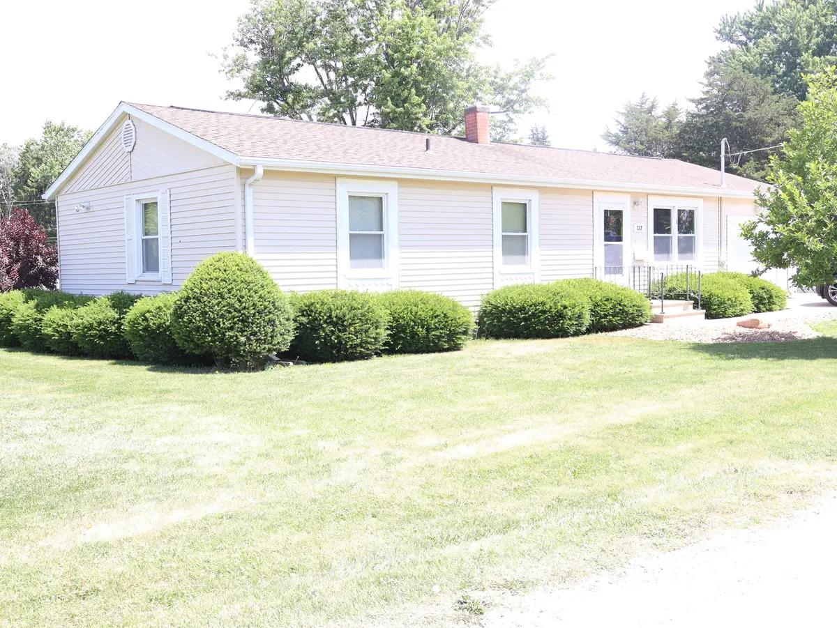 312 Dixon Street, Streator, IL 61364 - #1