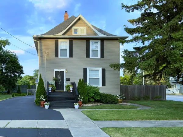 631 S Hale Street, Wheaton, IL 60187