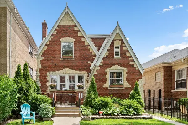 6455 N Talman Avenue, Chicago, IL 60645