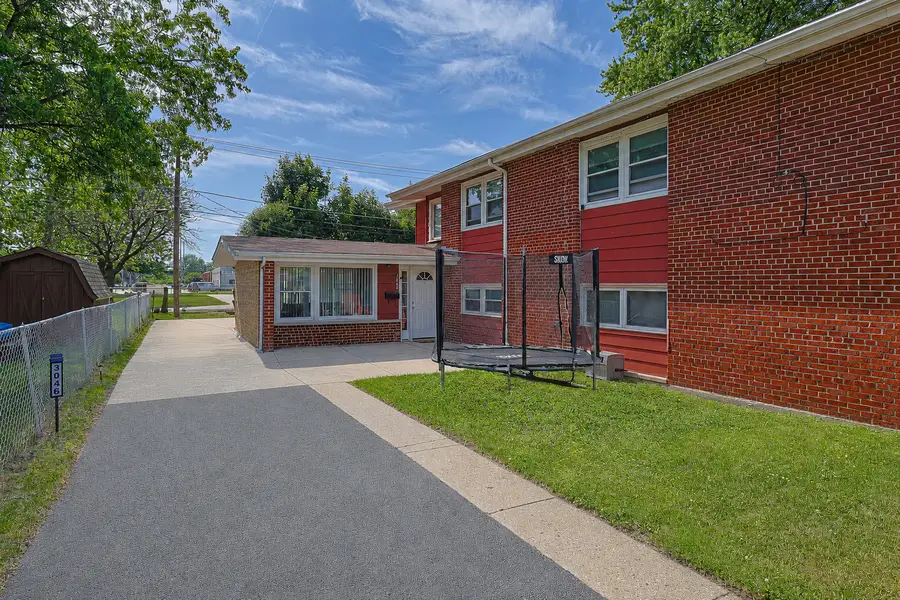 3046 S 24th Avenue, Broadview, IL 60155 - #3