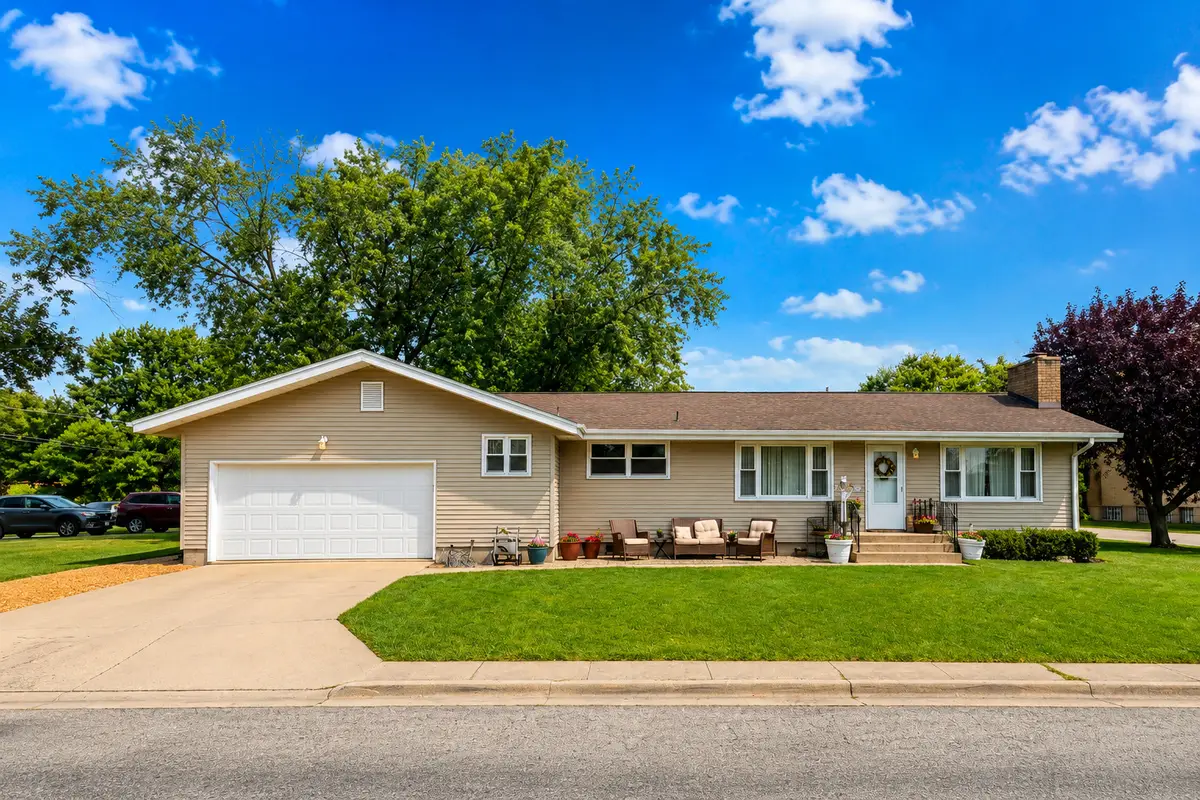 395 S Michigan Avenue, Bradley, IL 60915 - #1
