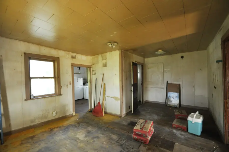 211 S Sterling Street, Streator, IL 61364 - #2