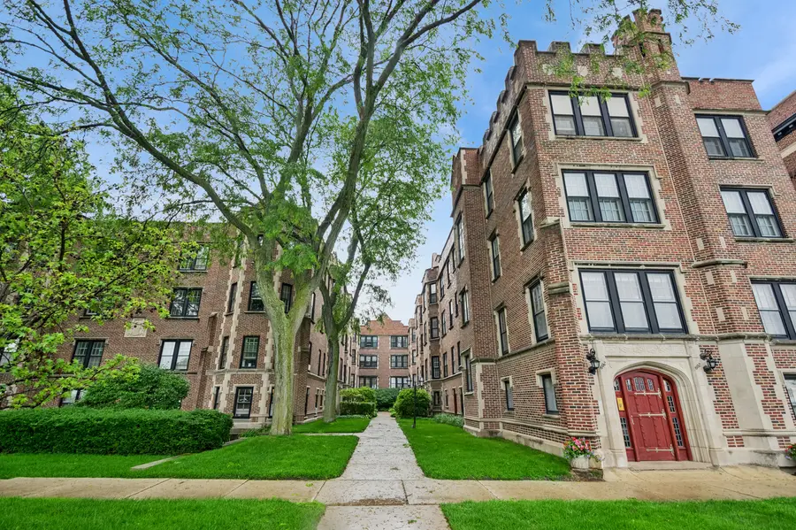 598 Sheridan Square #2W, Evanston, IL 60202 - #3