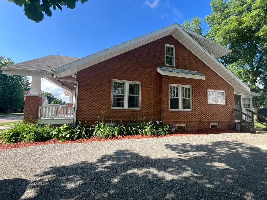 208 S Peoria Street, Bradford, IL 61421 - #3