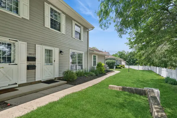 1303 Woodcutter Lane #C, Wheaton, IL 60189